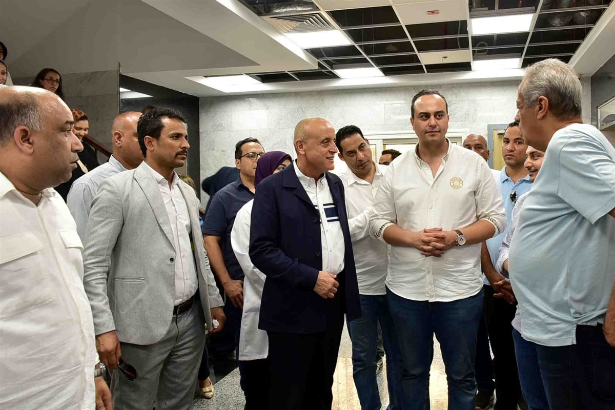 جولة المحافظ ورئيس هيئة الرعاية الصحية 