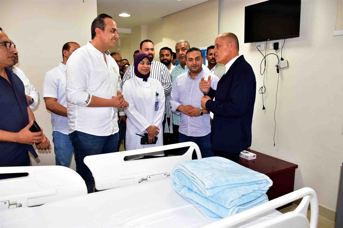 جولة المحافظ ورئيس هيئة الرعاية الصحية 