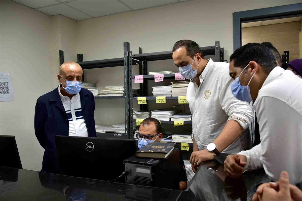 جولة المحافظ ورئيس هيئة الرعاية الصحية 