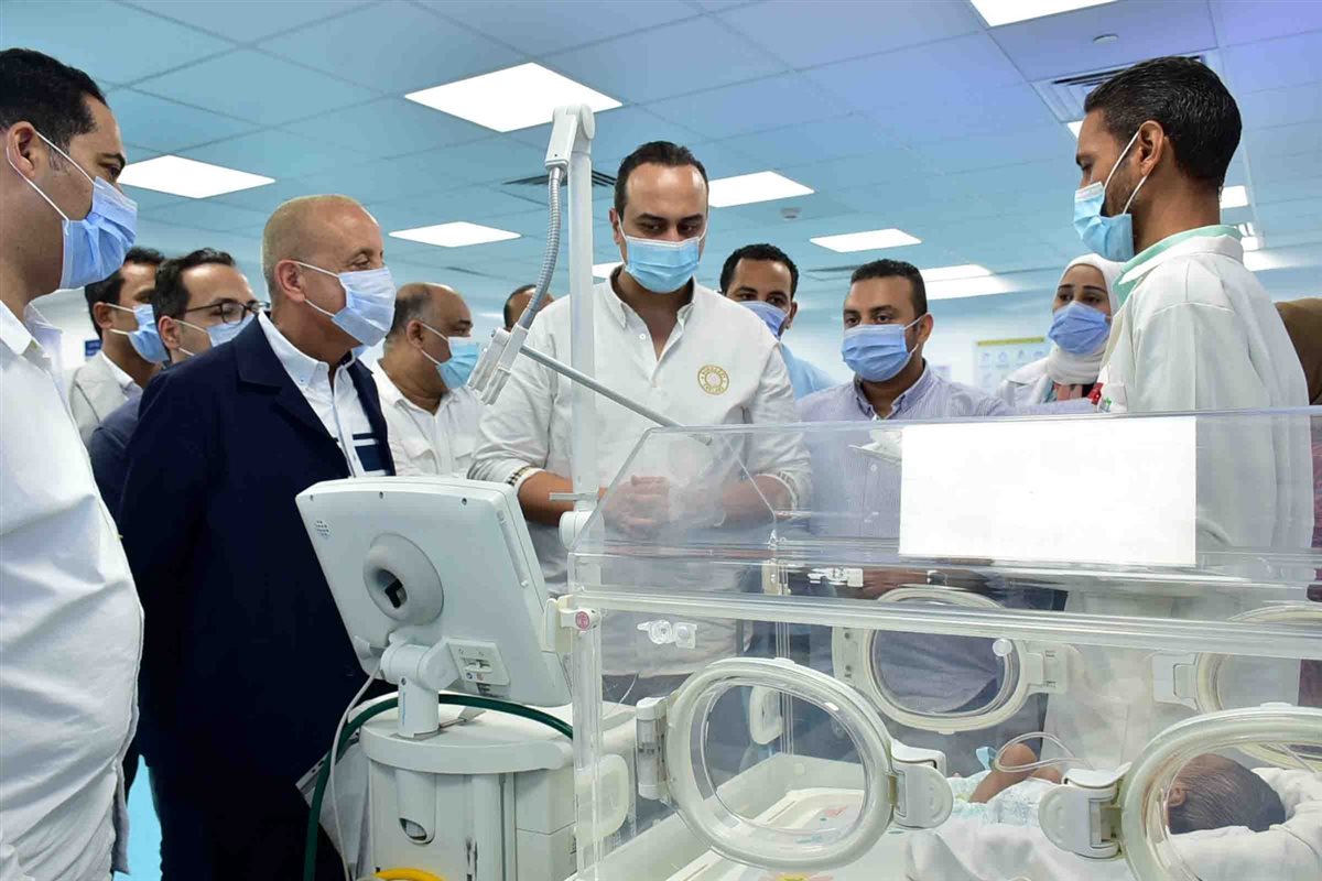 جولة المحافظ ورئيس هيئة الرعاية الصحية 