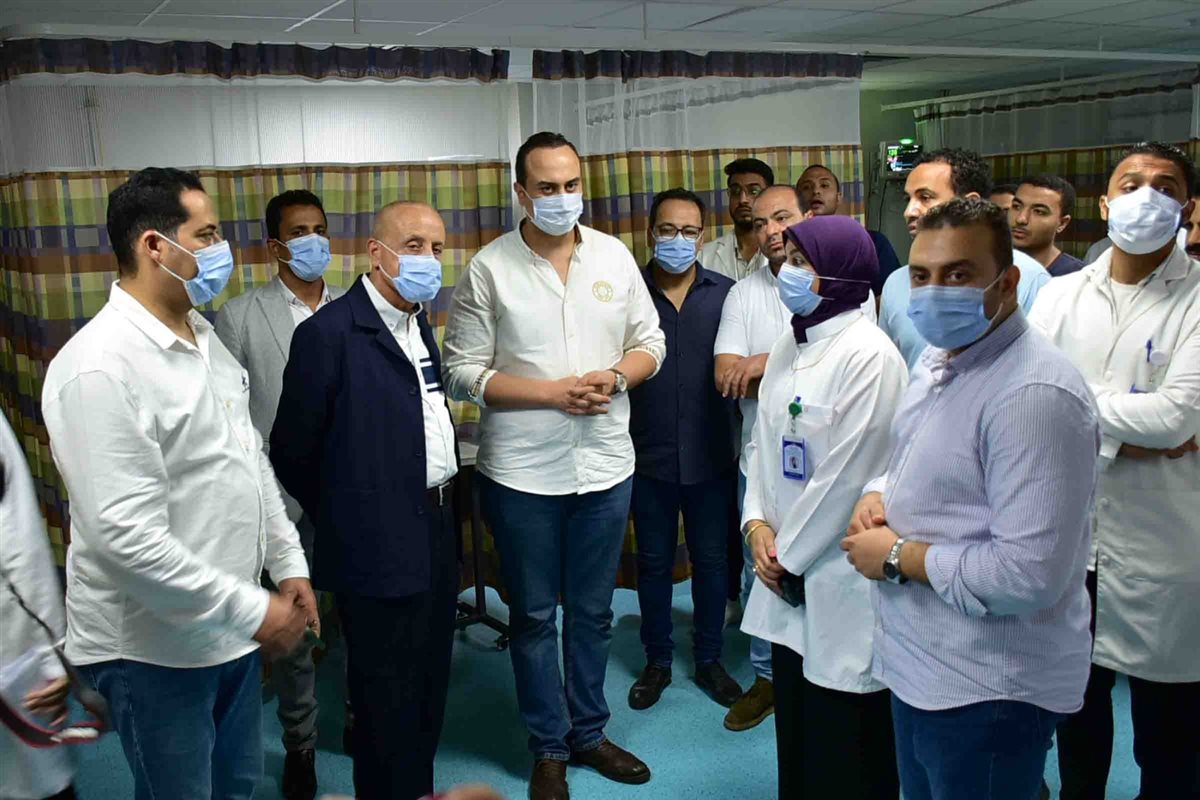 جولة المحافظ ورئيس هيئة الرعاية الصحية 