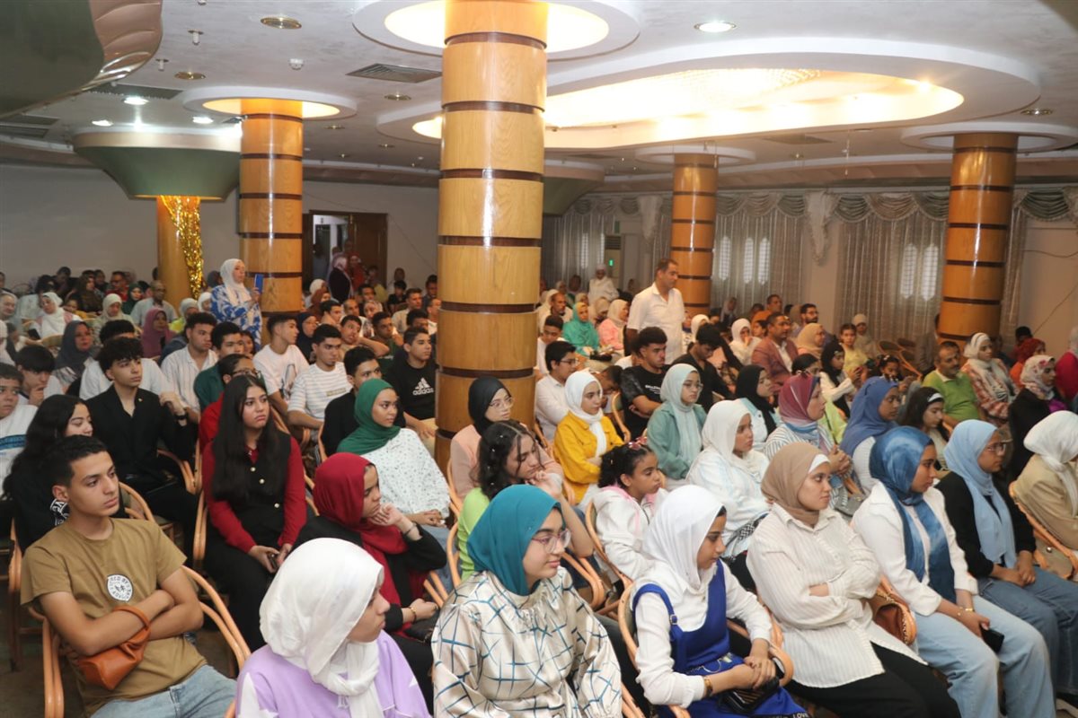 جانب من الندوة