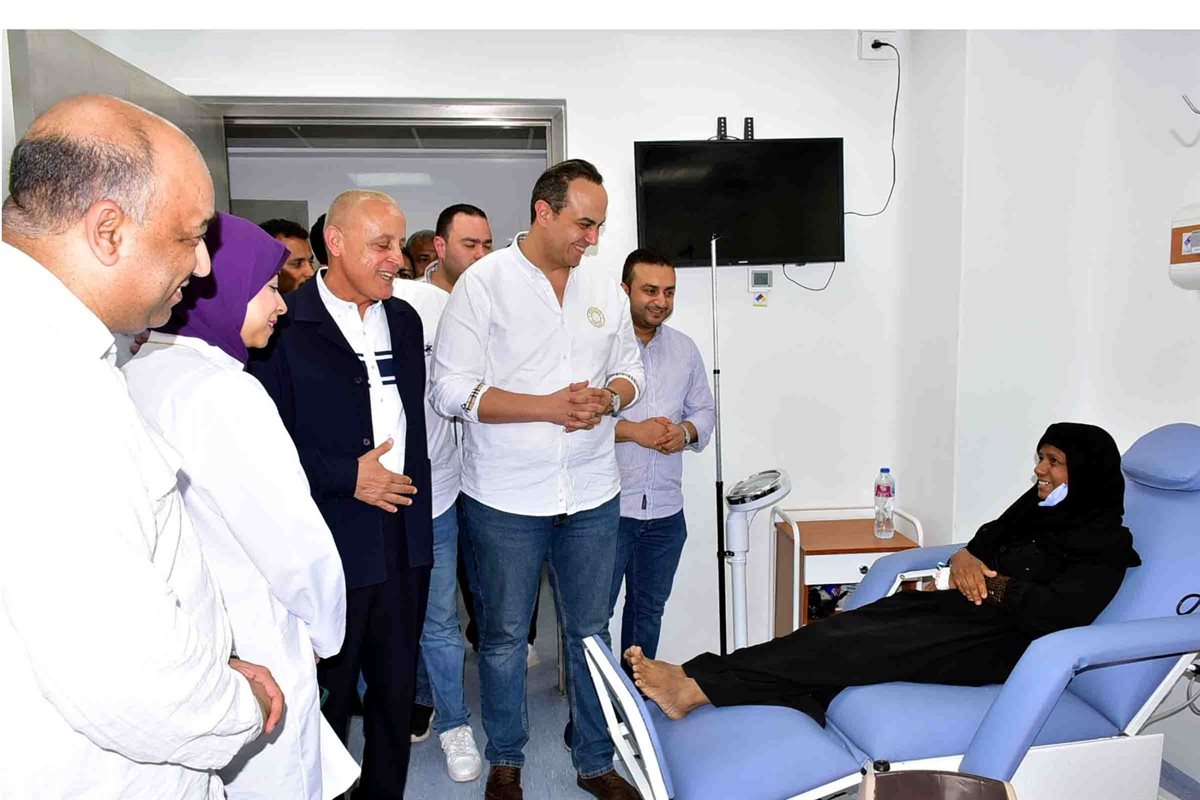 جولة المحافظ ورئيس هيئة الرعاية الصحية 