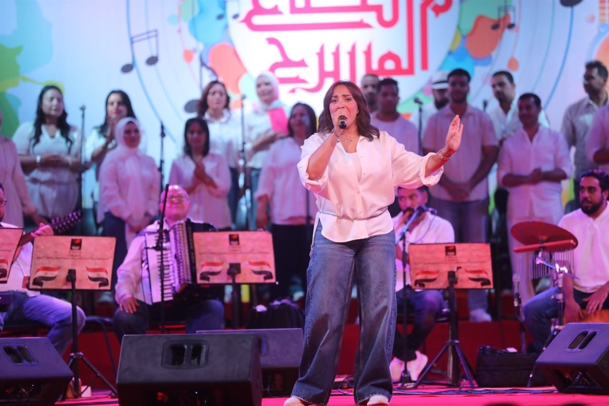 لقطات لـ فرقة أعز الناس