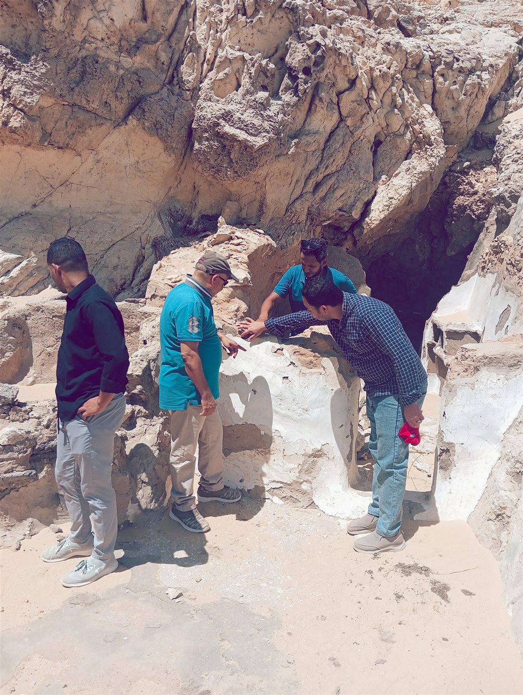 أعمال الترميم والصيانة بالموقع القبطي في مير بأسيوط