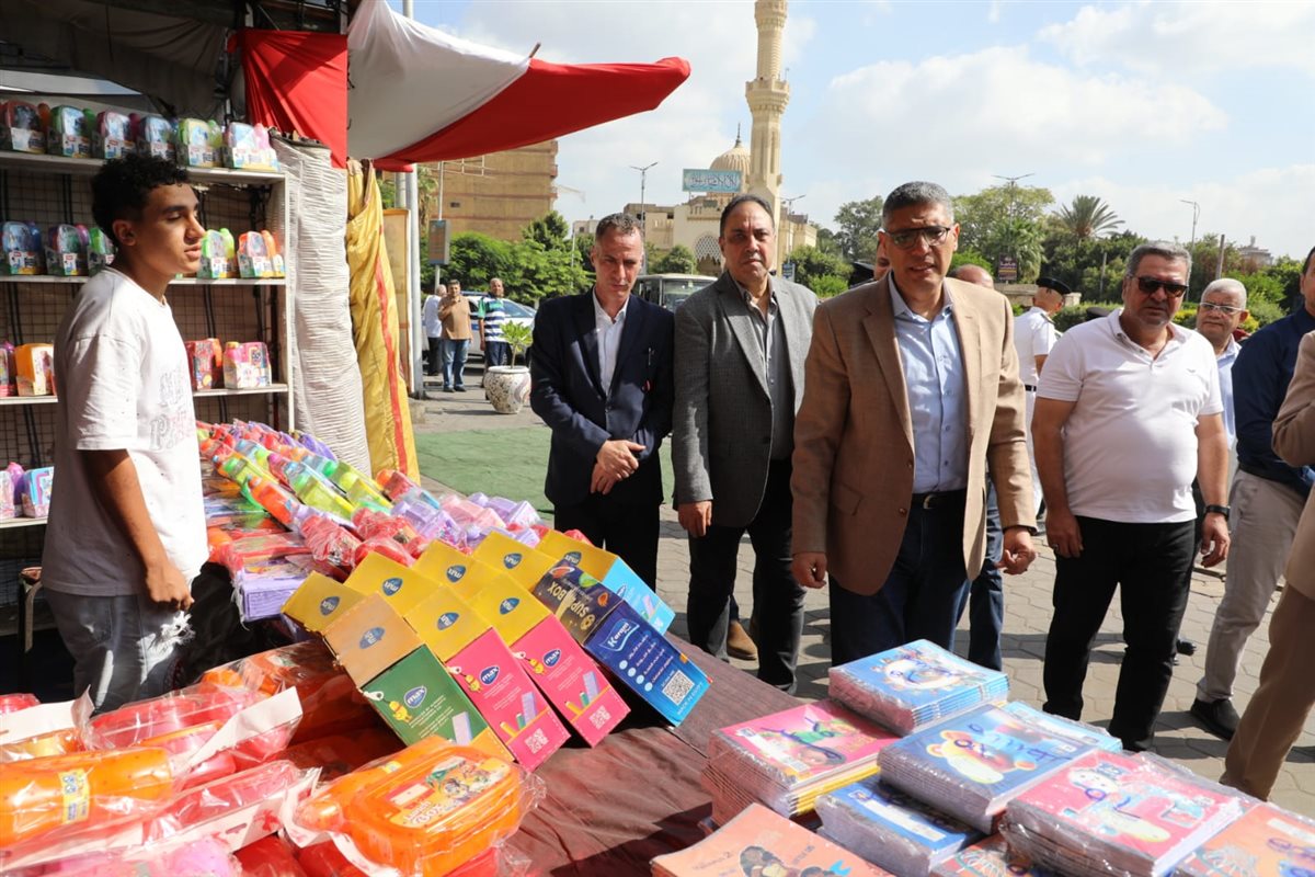 محافظ الجيزة يتفقد التشغيل التجريبي لمعارض أهلًا مدارس
