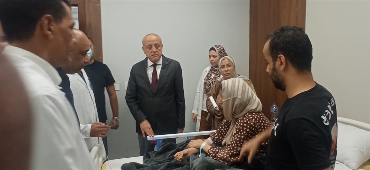 محافظ الأقصر يطمئن على مصابي حادث الاتوبيس