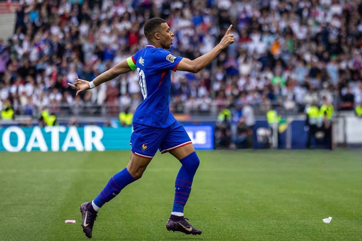 <strong>كيليان مبابي قائد منتخب فرنسا</strong>