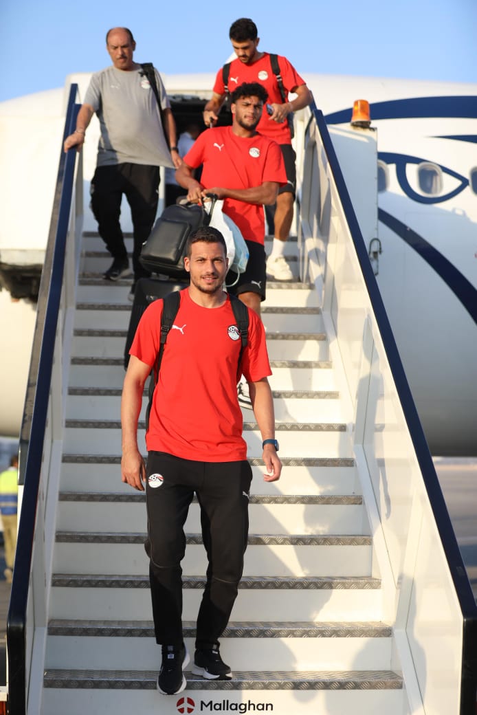 وصول بعثة منتخب مصر إلى القاهرة بعد التعادل مع بوركينا فاسو