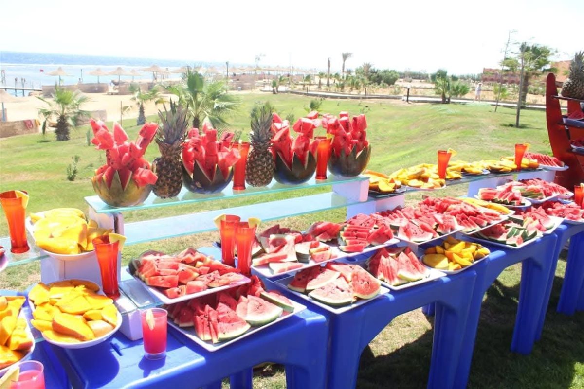 مهرجان البطيخ على شواطئ مرسي علم 