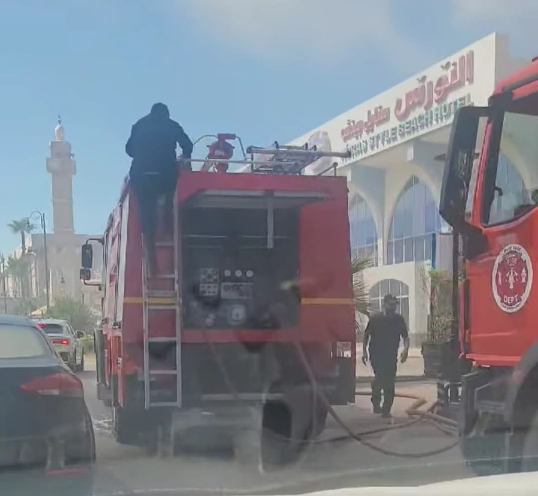 حريق مخزن بقرية النورس السياحية ببورسعيد 