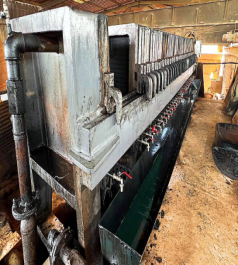 <strong>ضبط مصنع لإعادة تدوير زيوت السيارات المستعملة بالشرقية </strong>