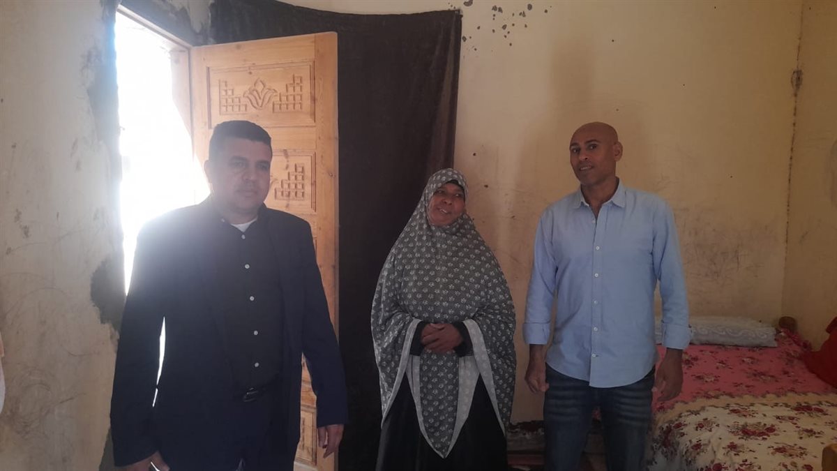 محافظ الأقصر يأمر بمتابعة حالة سيدةً