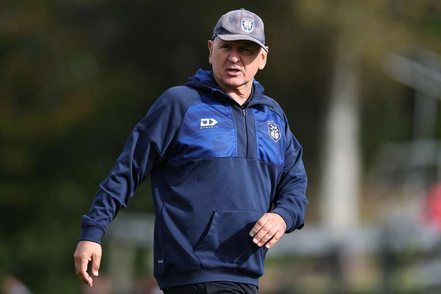 بول بوسا مدرب أوكلاند سيتي