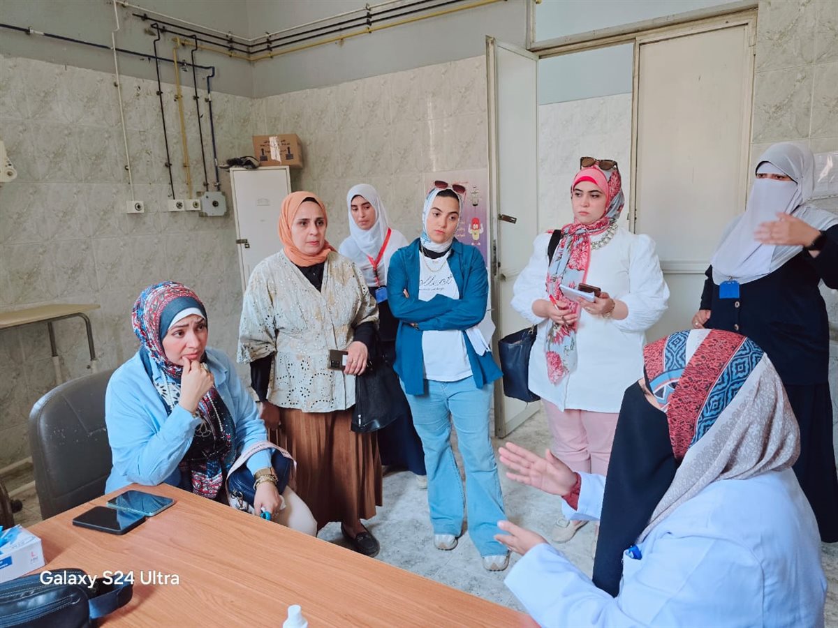 جانب من جولة وكيل وزارة الصحة