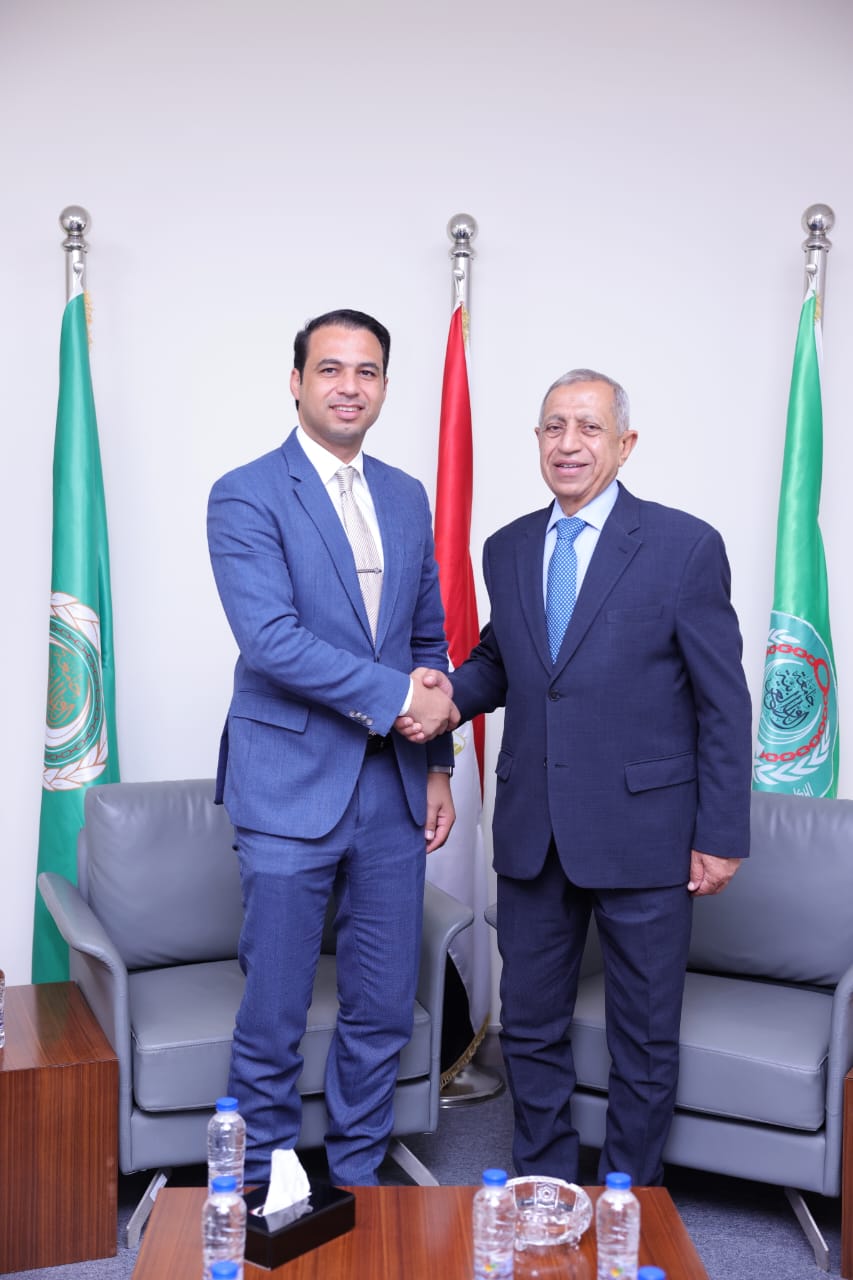 رجل الأعمال علي سالم والدكتور إسماعيل عبد الغفار