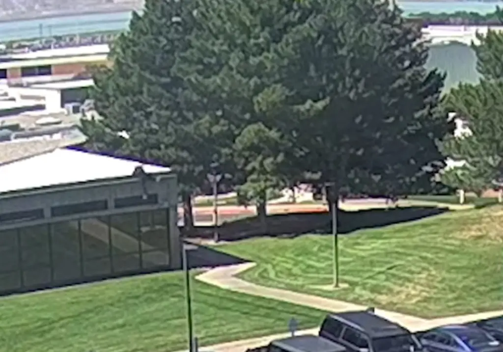 ملامح المشتبه به في اغتيال تشارلي كيرك