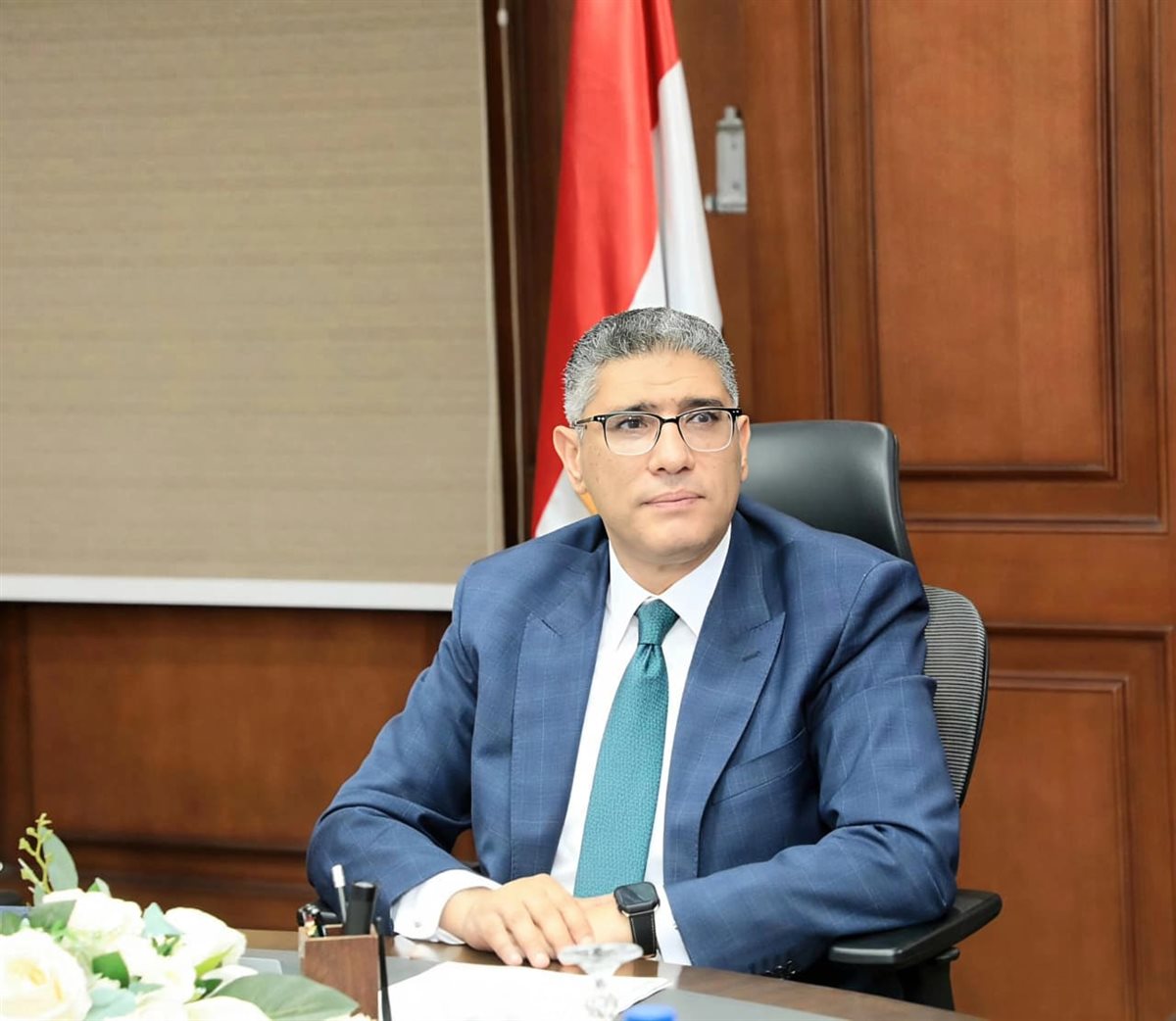 محافظ الجيزة يتابع تجهيزات معرض أهلًا مدارس بإمبابة