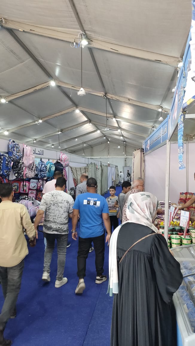 محافظ الجيزة يتابع تجهيزات معرض أهلًا مدارس بإمبابة