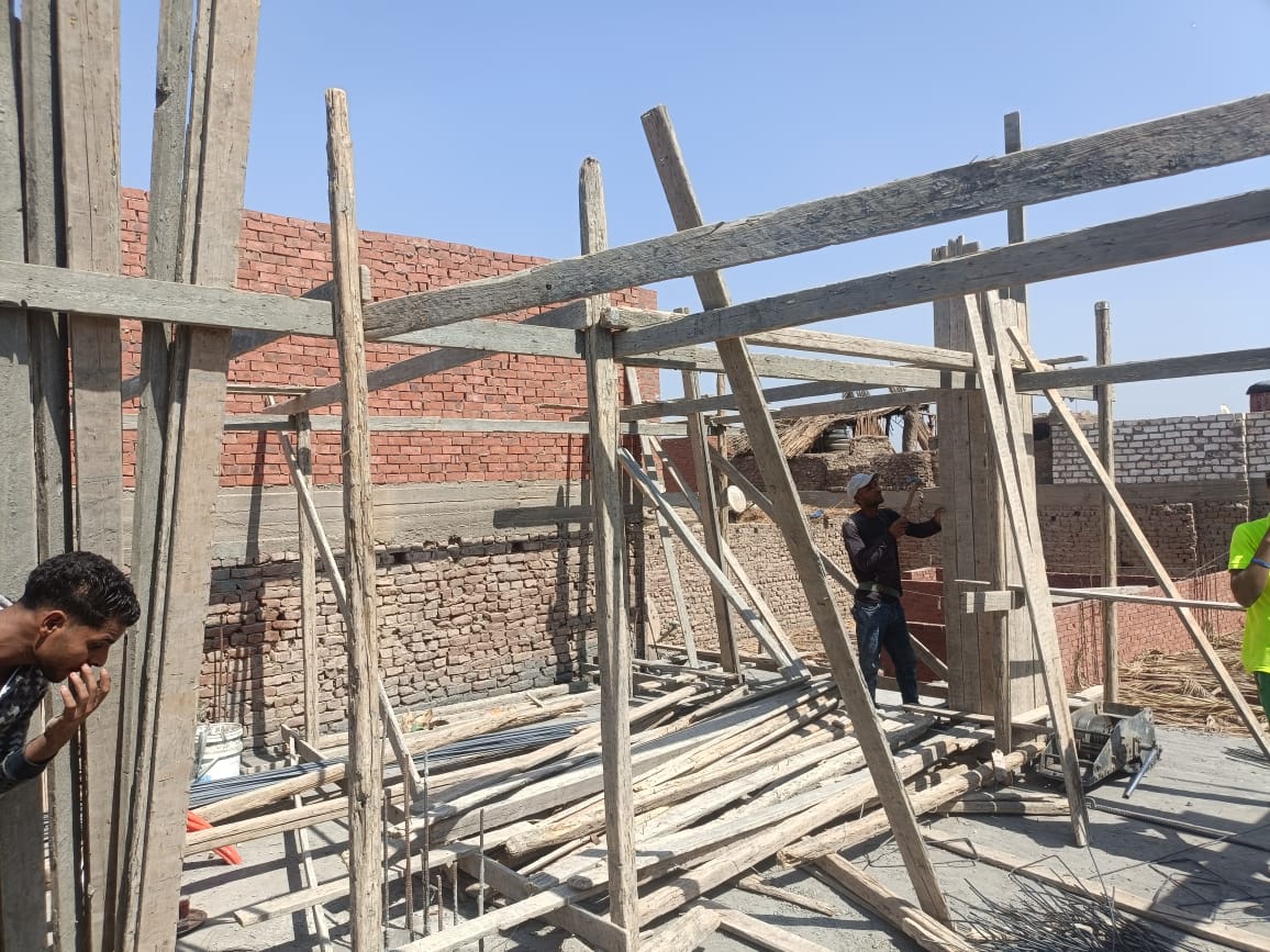 جانب من أعمال الإزالة