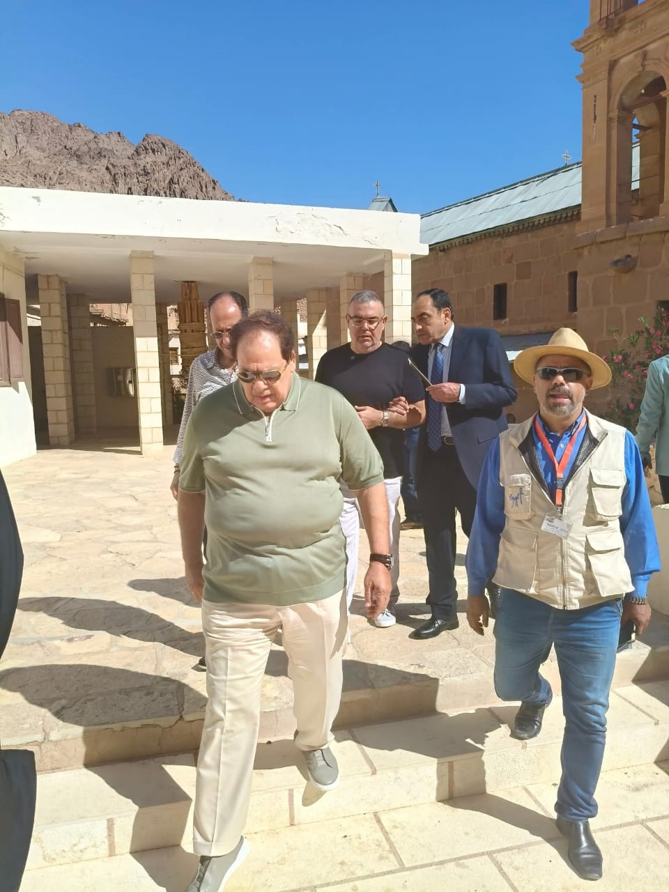وفد يزور دير سانت كاترين 