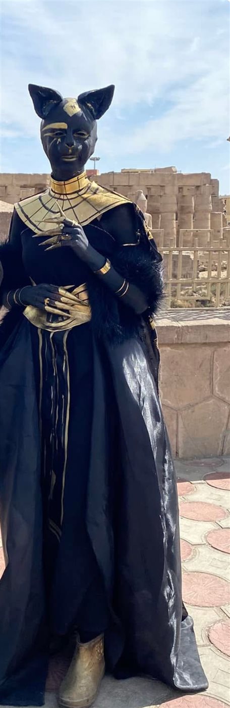 مارينا مجدي بزي باستت في معبد الأقصر