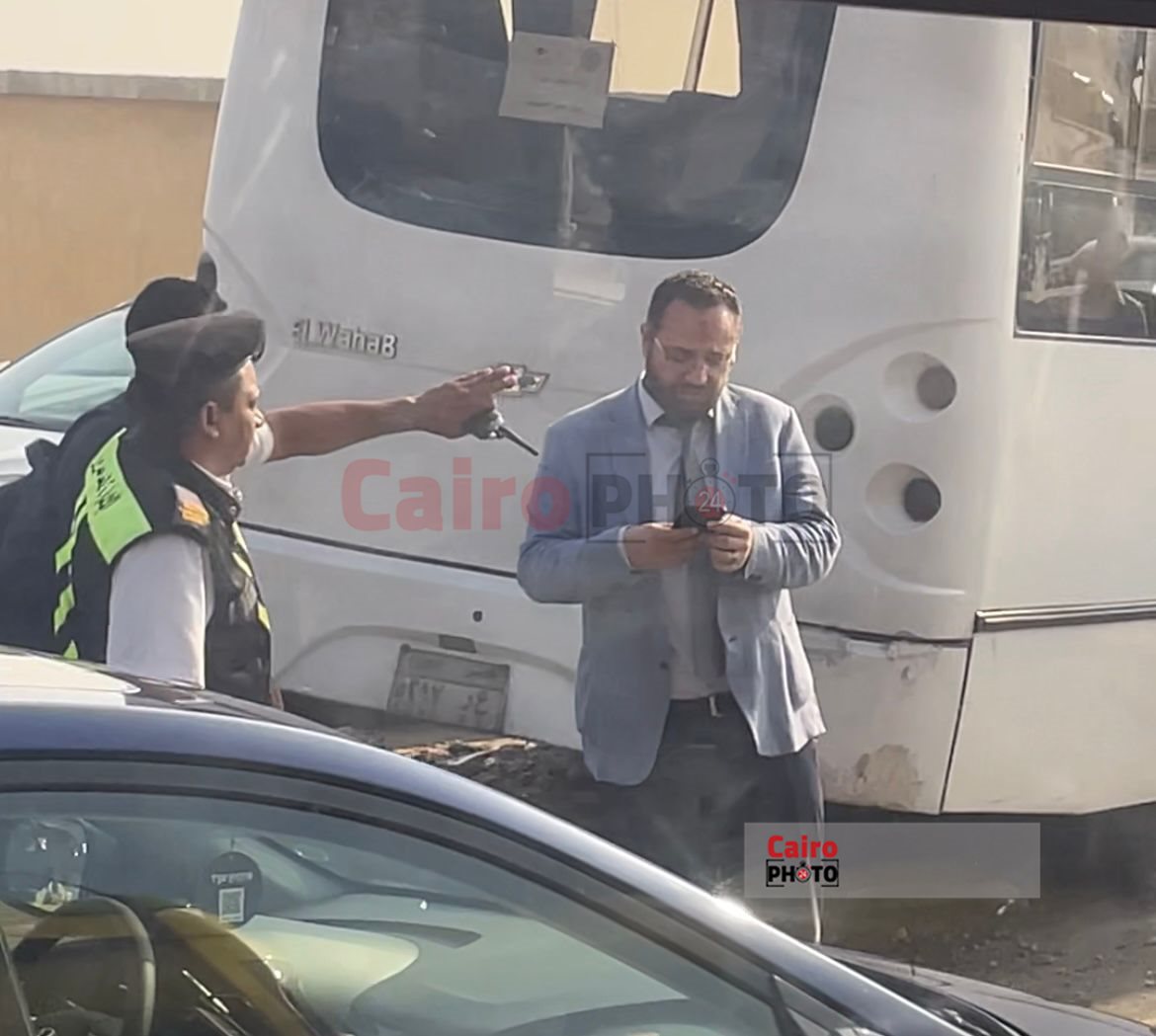 حادث تصادم أتوبيس علي محور المشير (2)