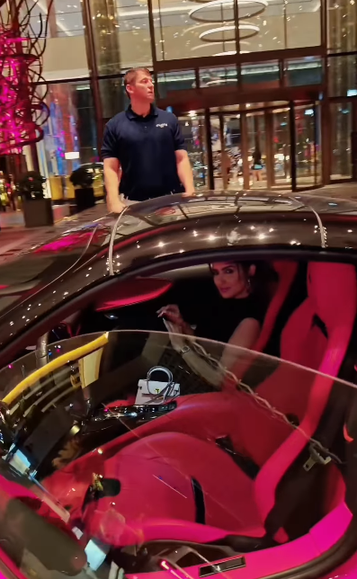 الفنانة مي عمر في احدث ظهور لها