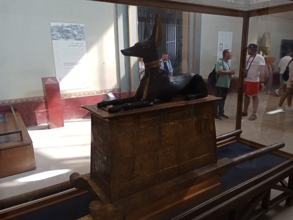 تمثال أنوبيس 