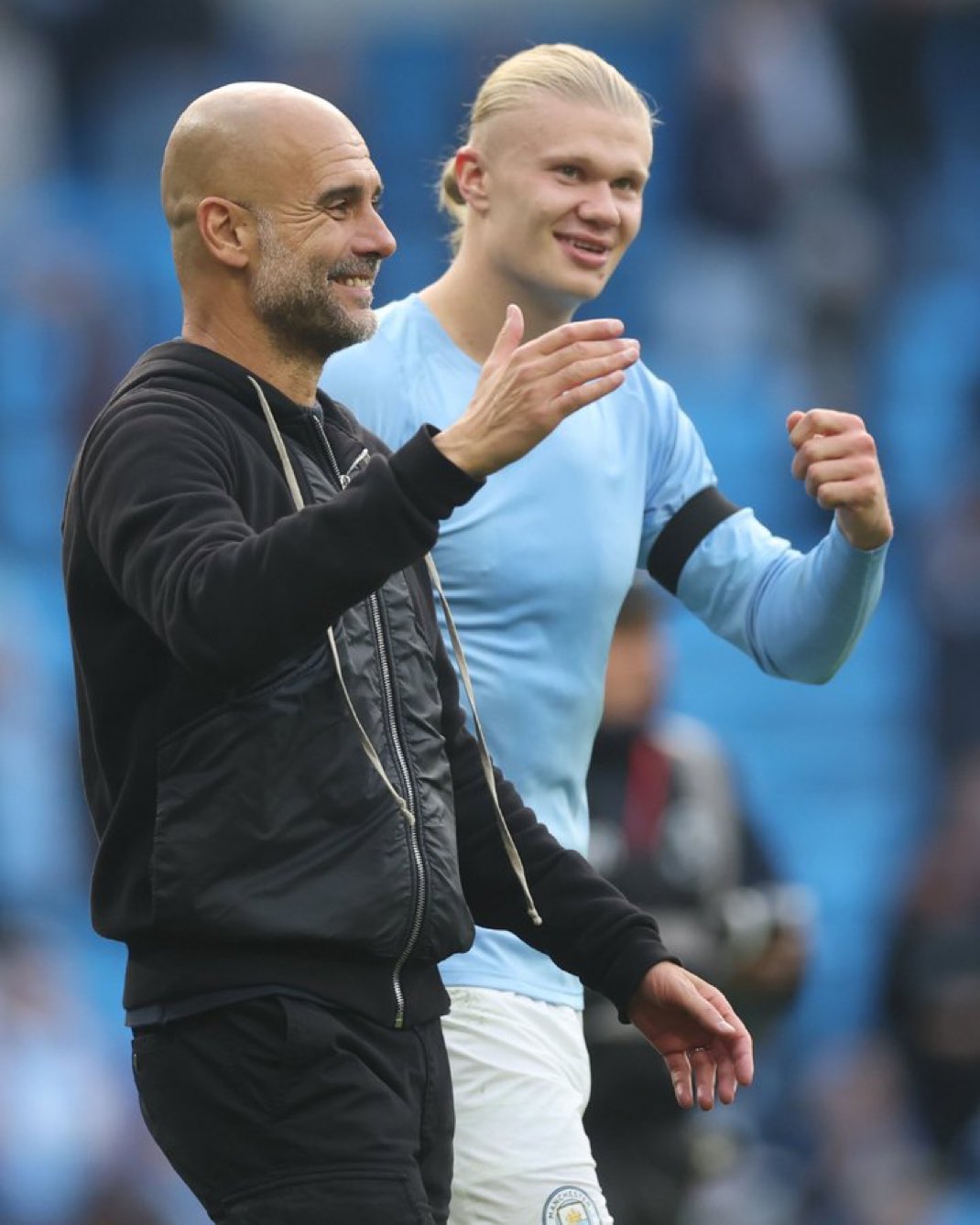 <strong>بيب جوارديولا مدرب مانشستر سيتي وإيرلينج هالاند</strong>