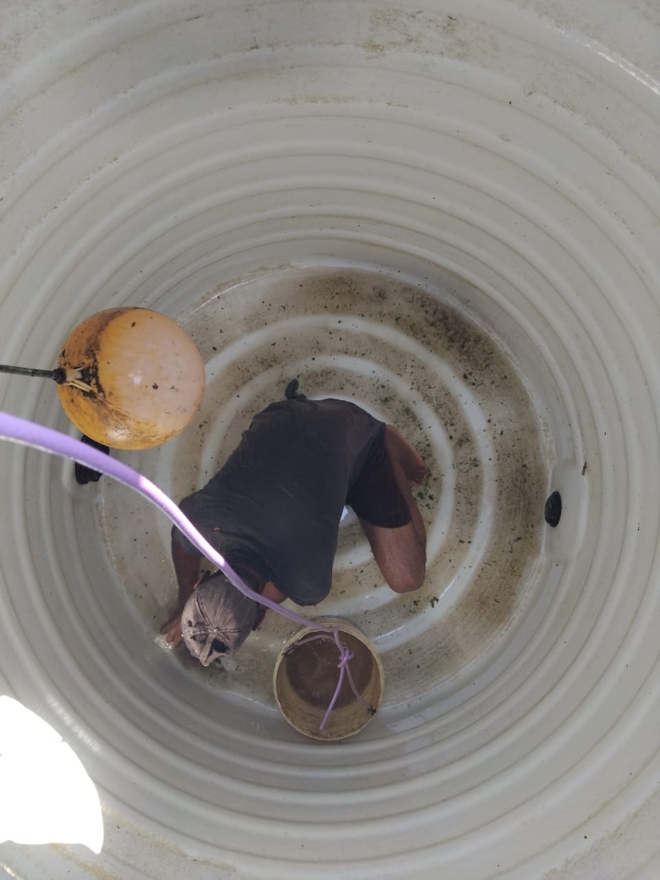 تنظيف الخزانات 