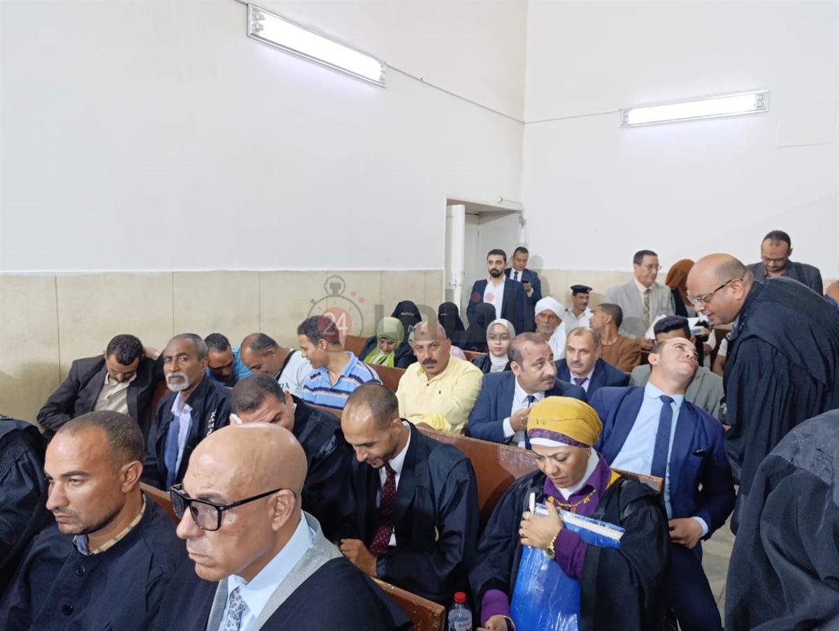 وصول أسرة المتهمة بإنهاء حياة صغار دلجا ووالدهم إلى المحكمة 