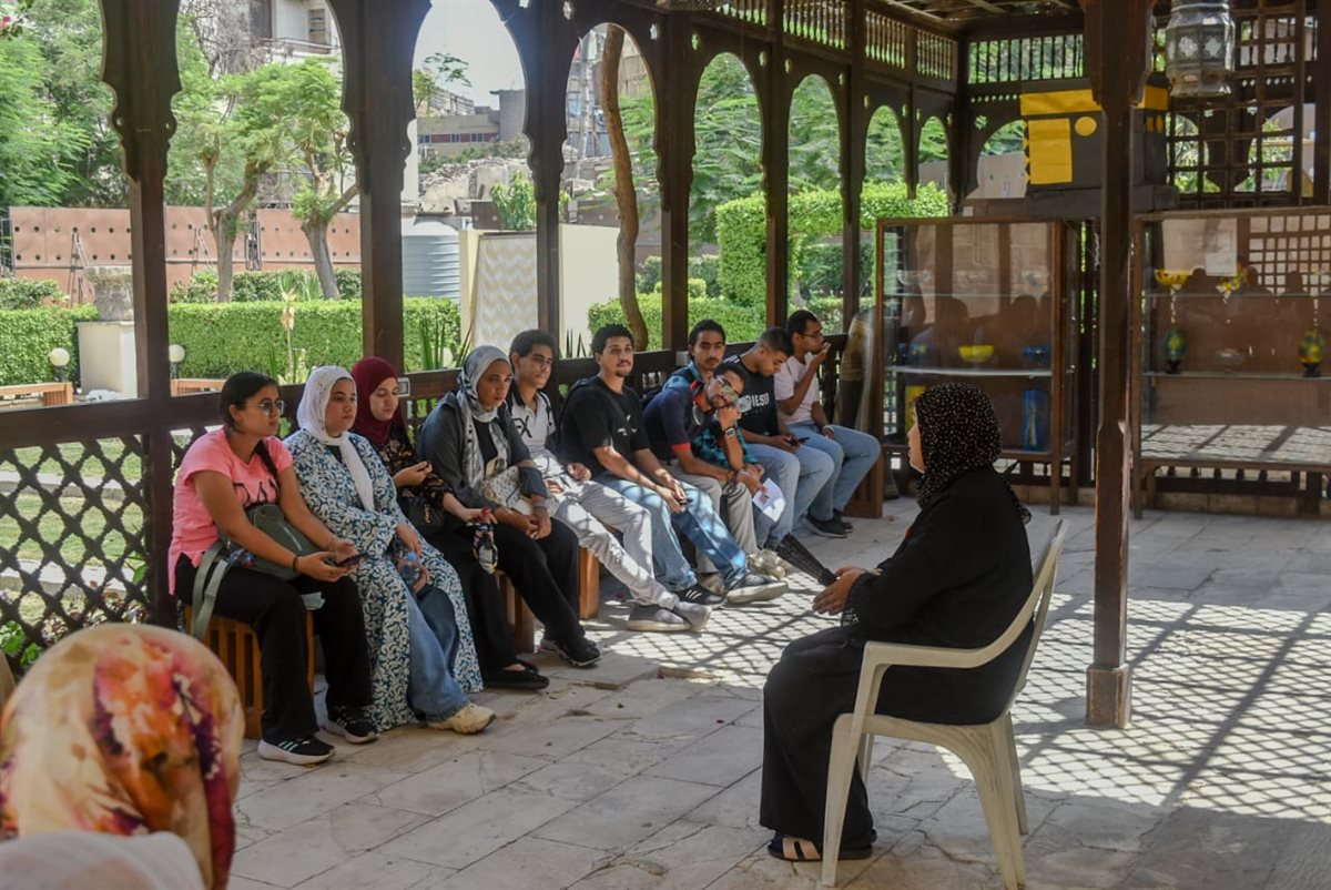 120 طالبًا يختتمون برنامجًا تدريبيًا ميدانيًا بمتحف جاير أندرسون