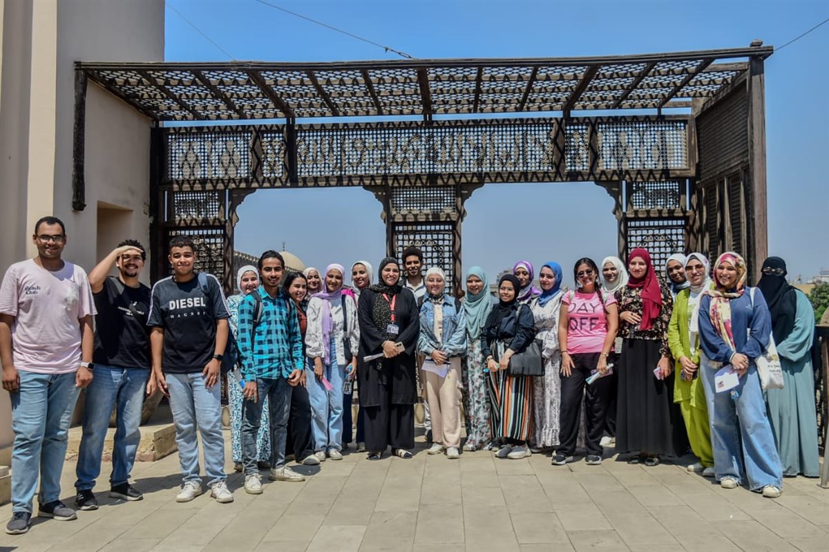 120 طالبًا يختتمون برنامجًا تدريبيًا ميدانيًا بمتحف جاير أندرسون