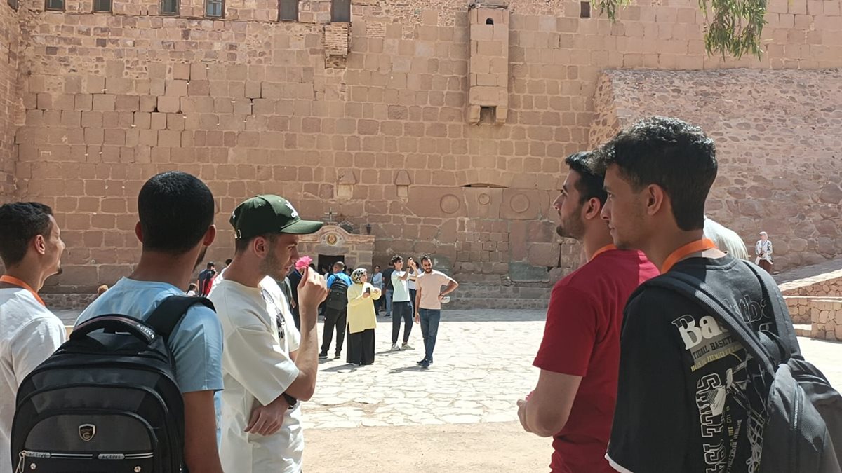 أوائل الجمهورية في الثانوية الأزهرية يزورون دير سانت كاترين