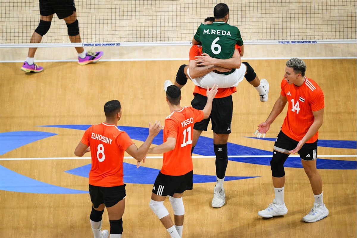 مباراة منتخب الطائرة أمام الفلبين