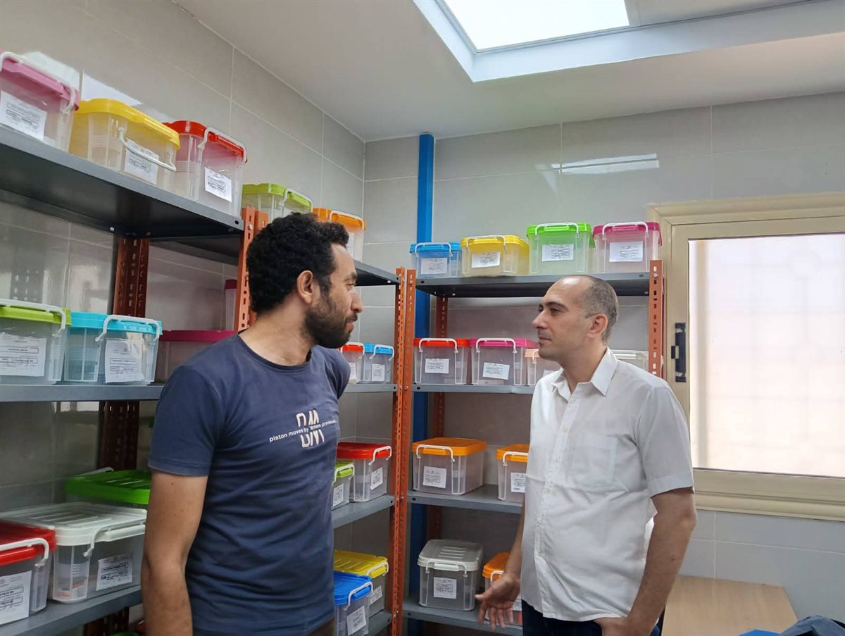 متابعة تقديم الخدمة الطبية للمنتفعين بالرعاية الصحية