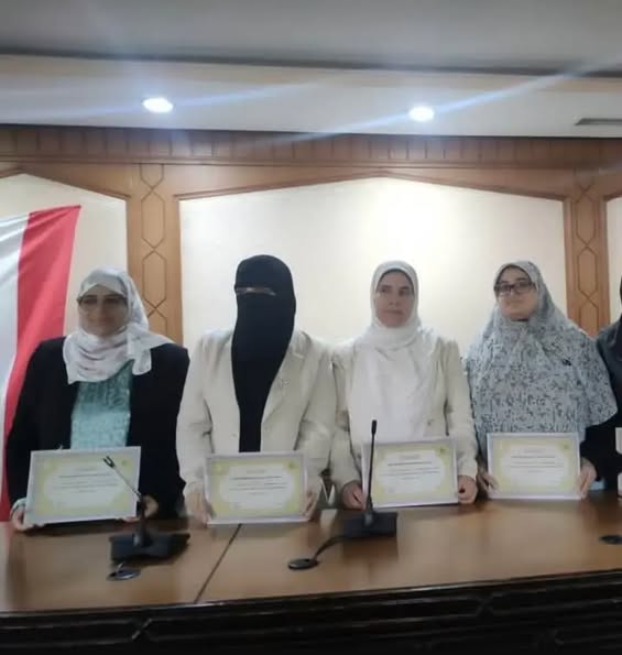 الإمام الأكبر يكرم عدد من أعضاء هيئة التدريس بكلية الدراسات الإسلامية والعربية بنات القاهرة