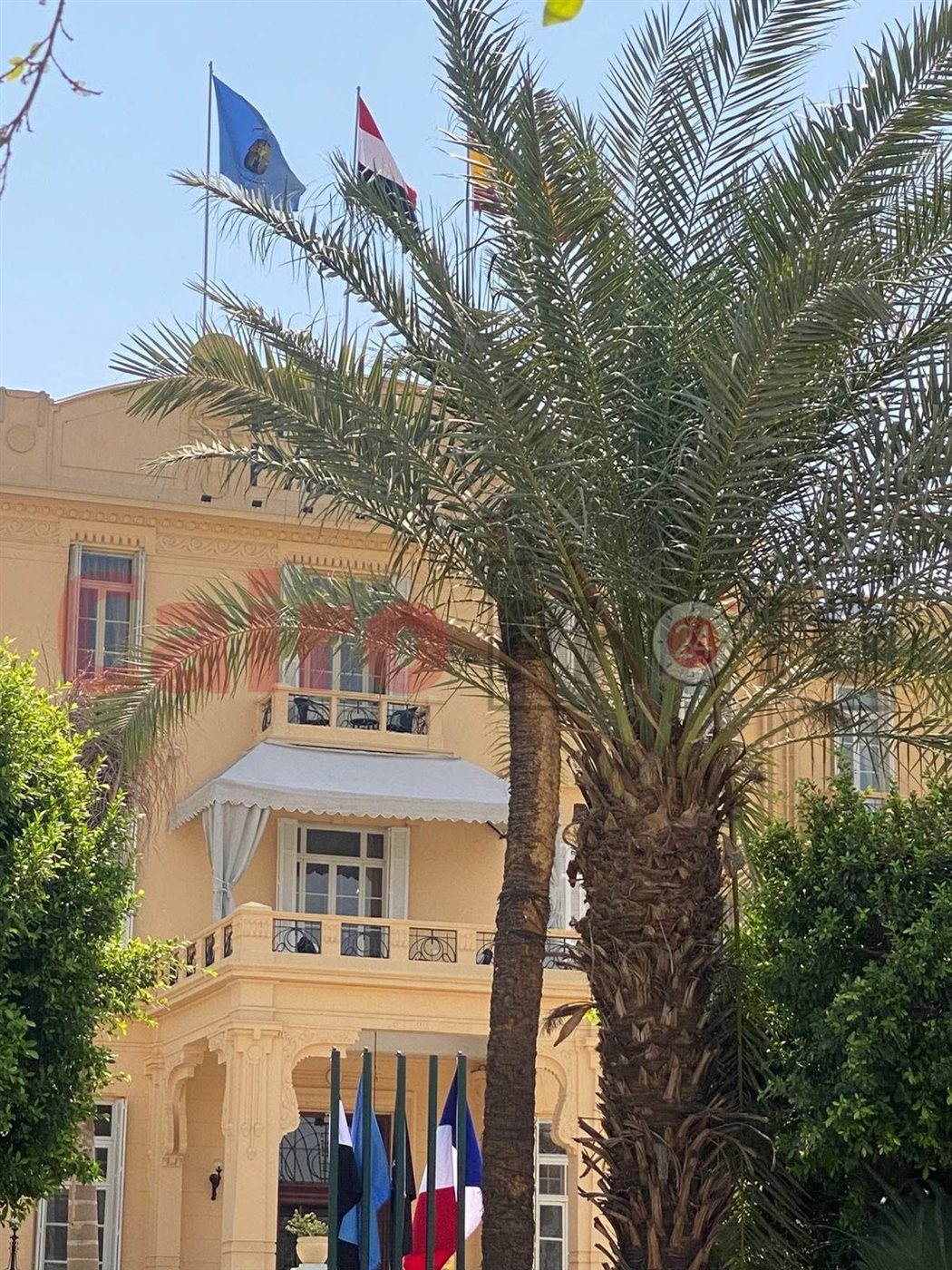 بأعلام مصر وإسبانيا الجناح الملكى في إنتظار الملوك