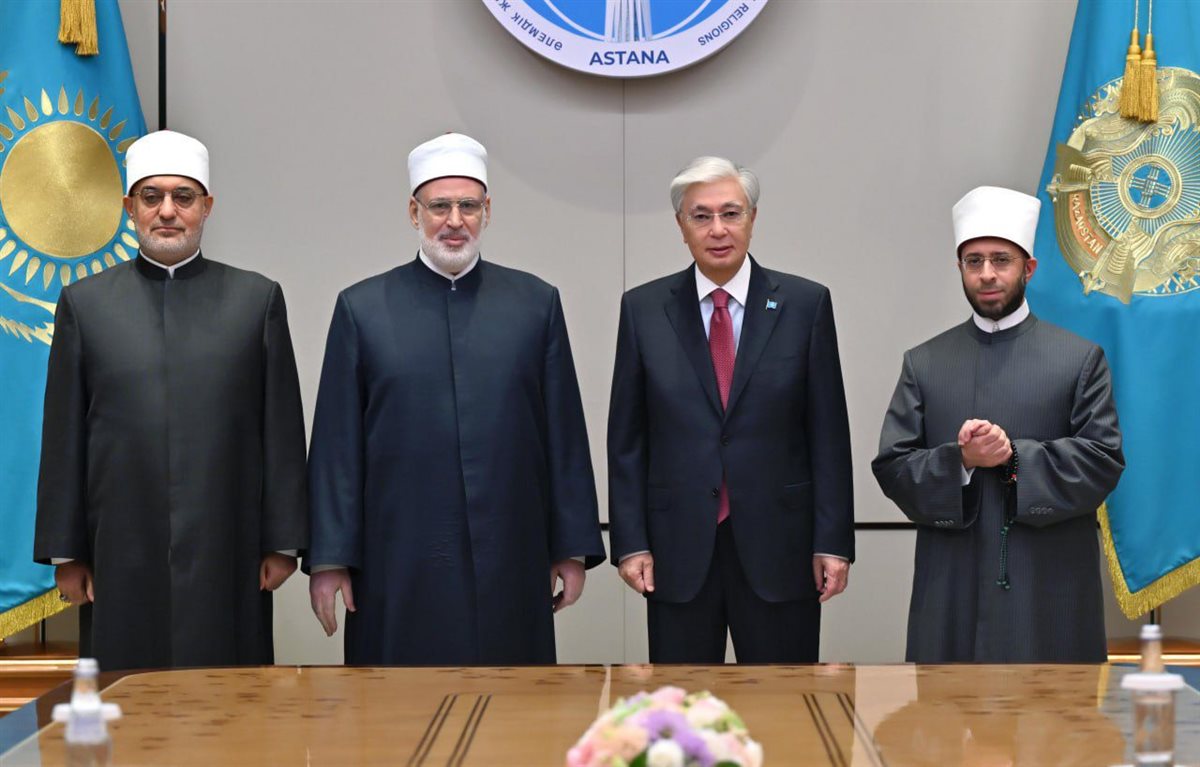 رئيس كازاخستان خلال استقباله وزير الأوقاف ووكيل الأزهر والمفتي: تجمعني علاقات ود وصداقة بالرئيس السيسي