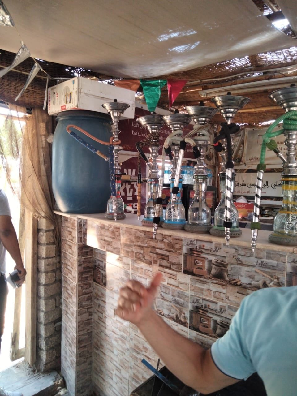 ضبط شيشة باكشتك تقديم المشروبات