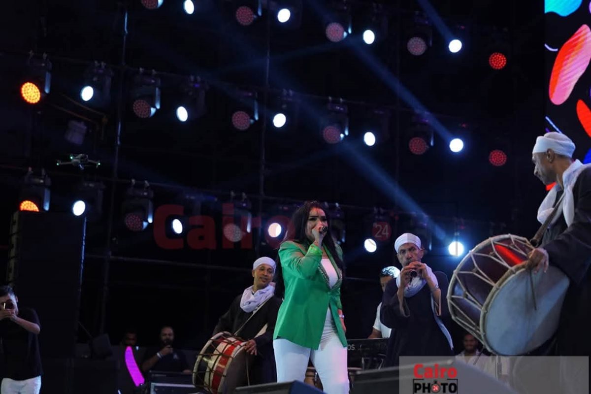 المطربة أمينة