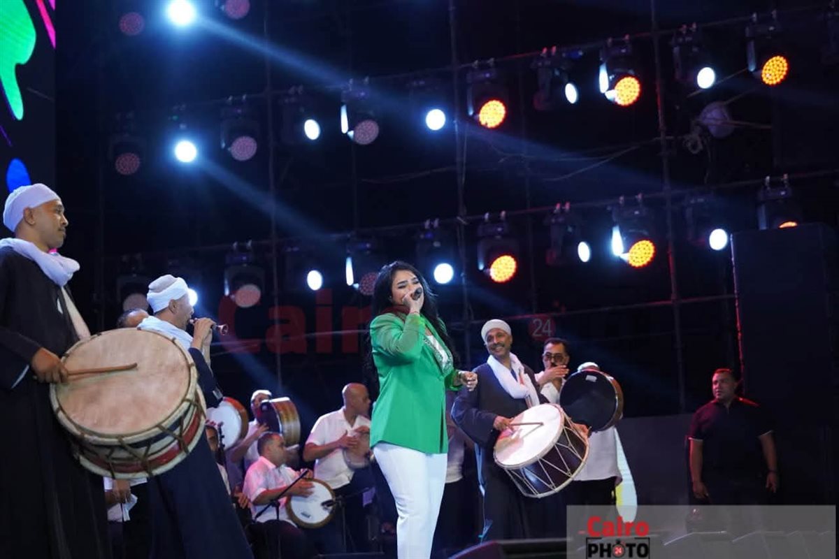 المطربة أمينة