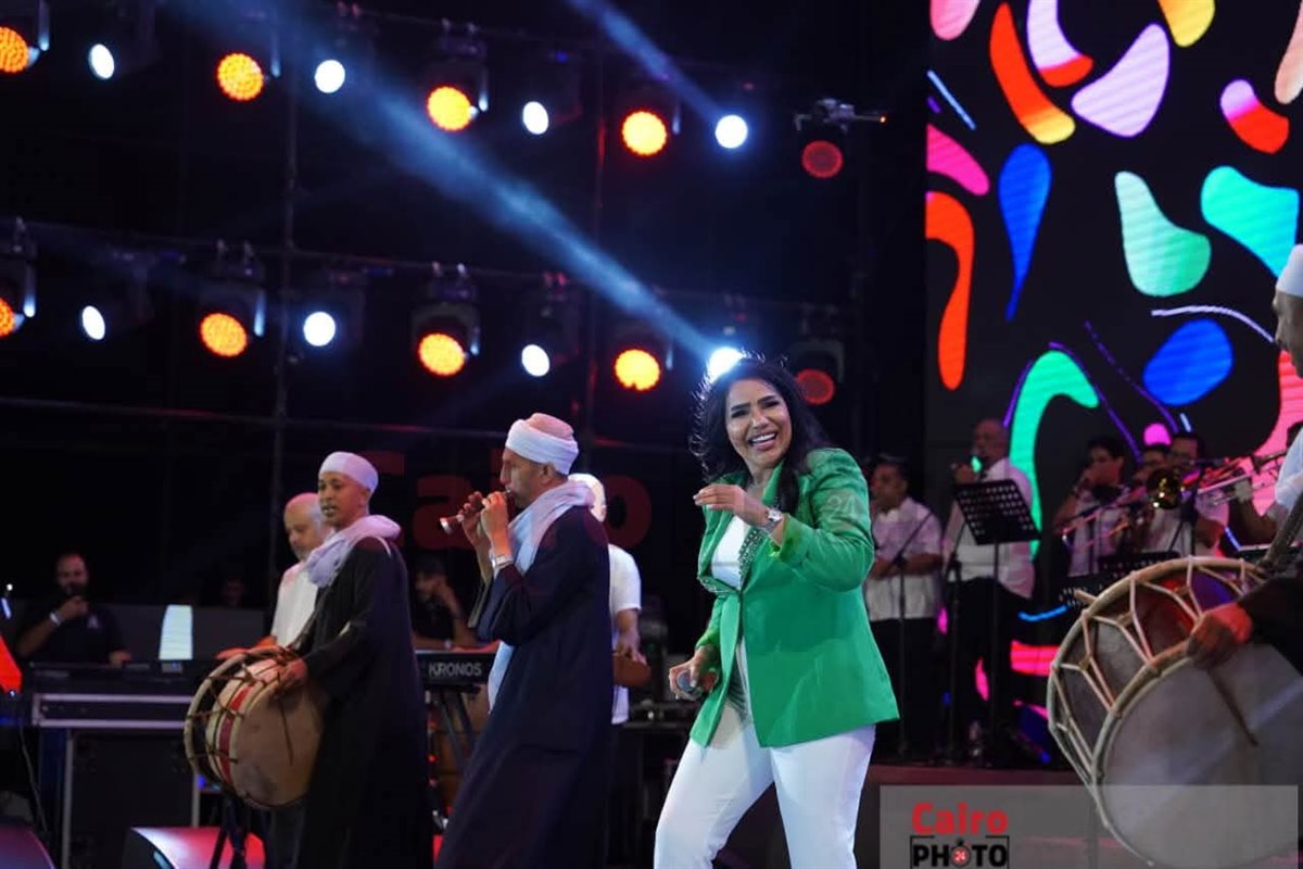 المطربة أمينة