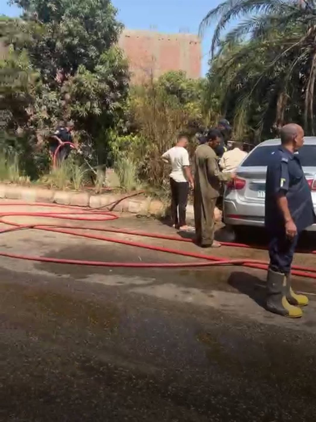 نشوب حريق في سيارة ملاكي