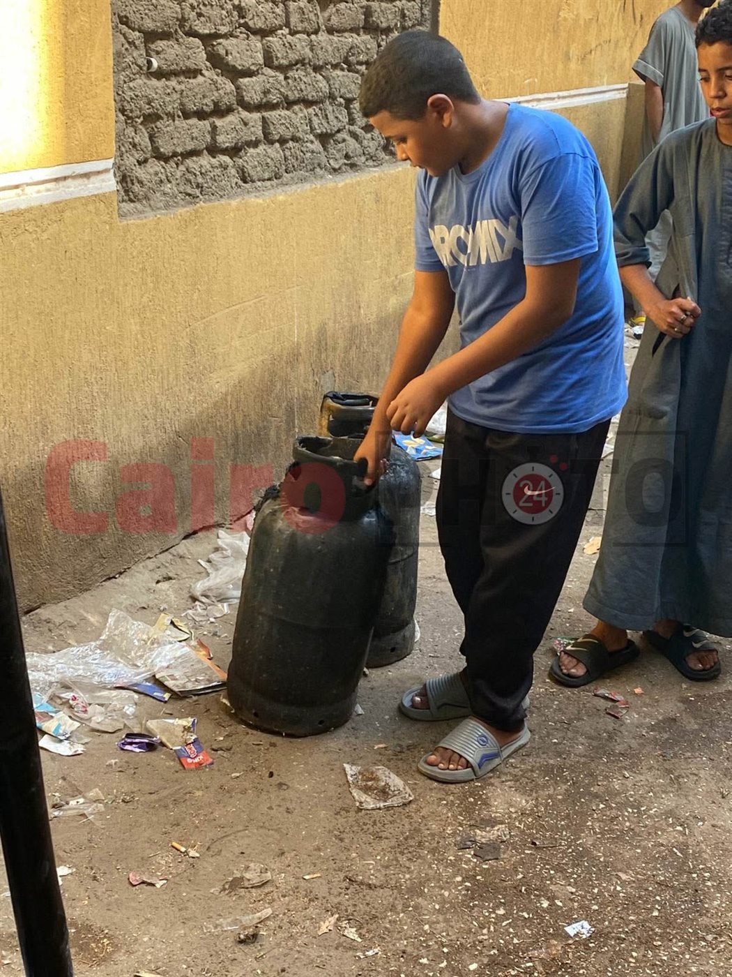 حريق بسطح أحد العقارات السكنية بالأقصر