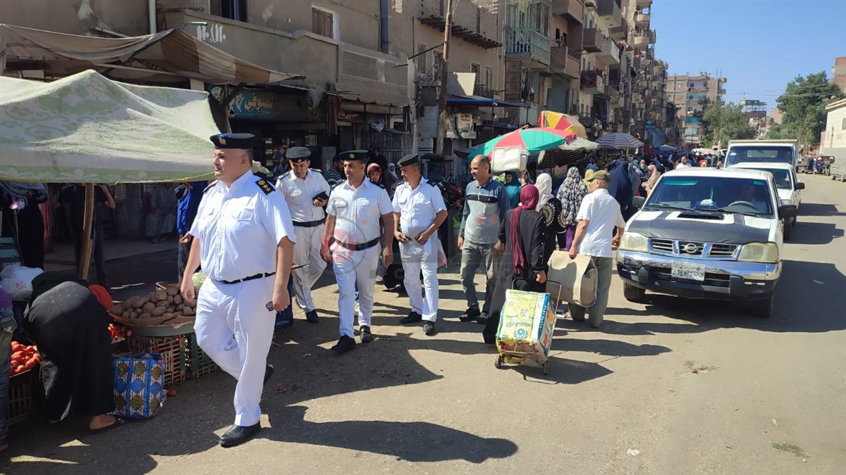 جانب من حملات إزالة الاشغالات 