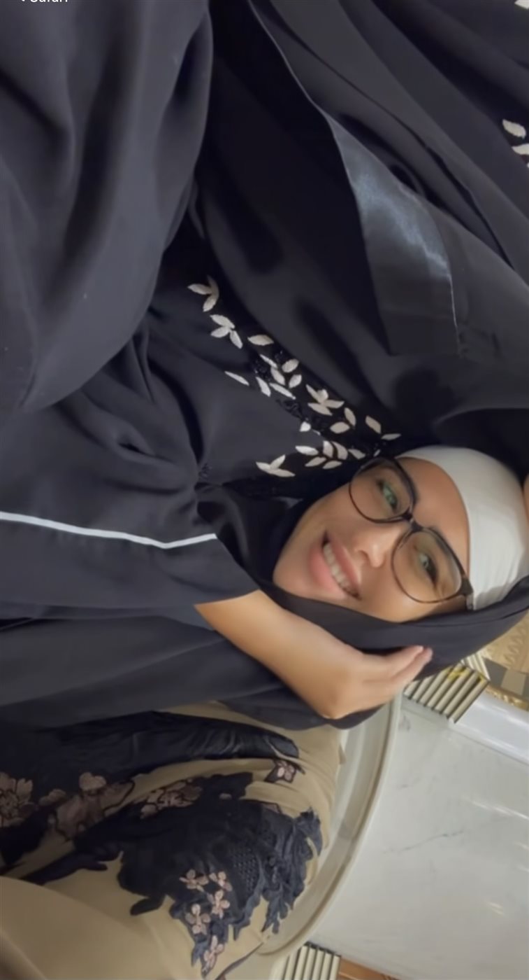 ياسمين عبد العزيز تتصدر التريند بعد ظهورها المؤثر في الحرم المكي