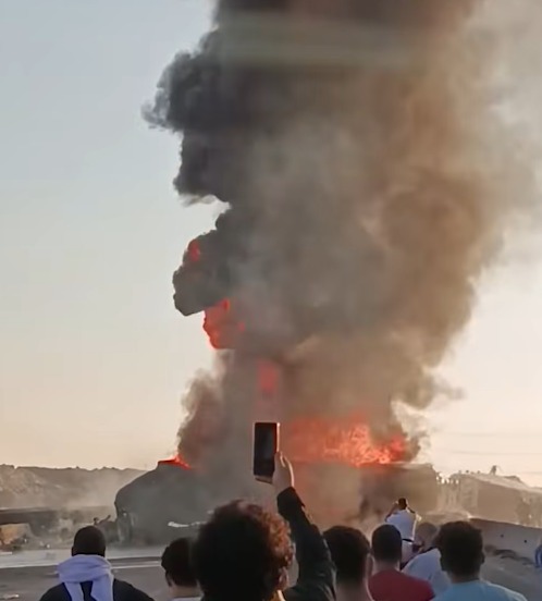 حادث اشتعال سيارة نقل مواد بترولية