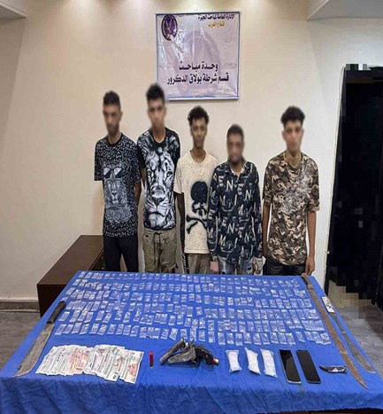 القبض على 5 متهمين ببيع وترويج المواد المخدرة